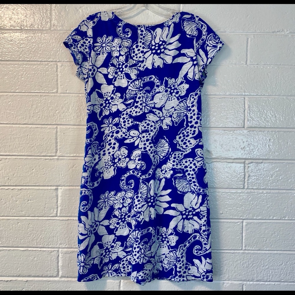 LILLY PULITZER blue & white “Quahog Chowdah” design knit dress, size M EUC FUN! - Picture 4 of 9